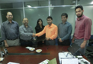 写真-3:GCCとの契約書サイン